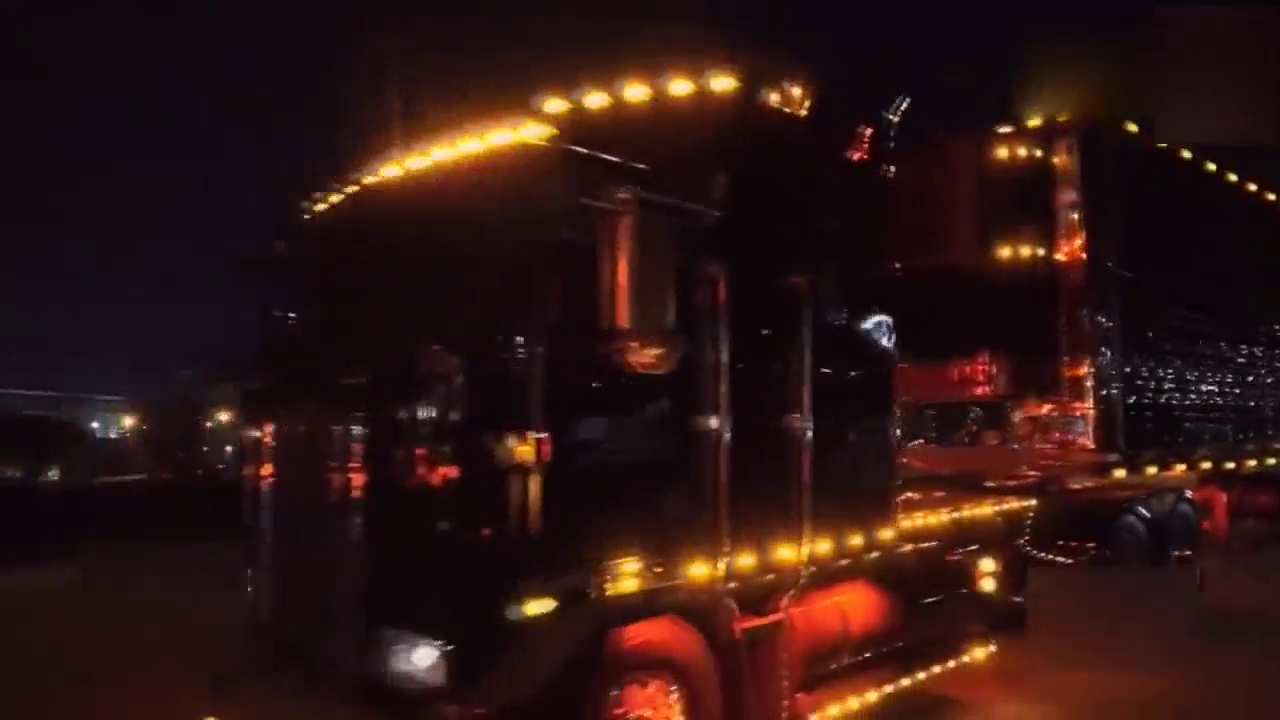 让人羡慕的外国卡车，这要在国内，分分钟就被团灭了