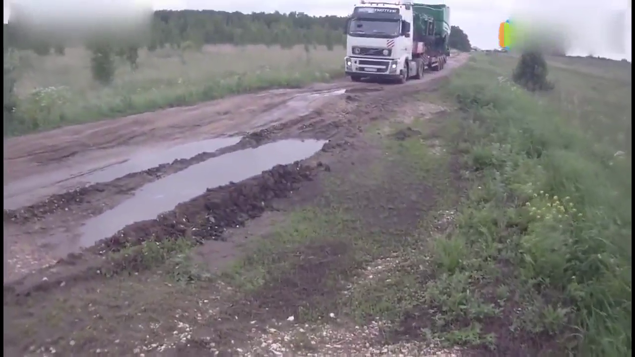 这么大的运输负荷，卡车少点马力都不行