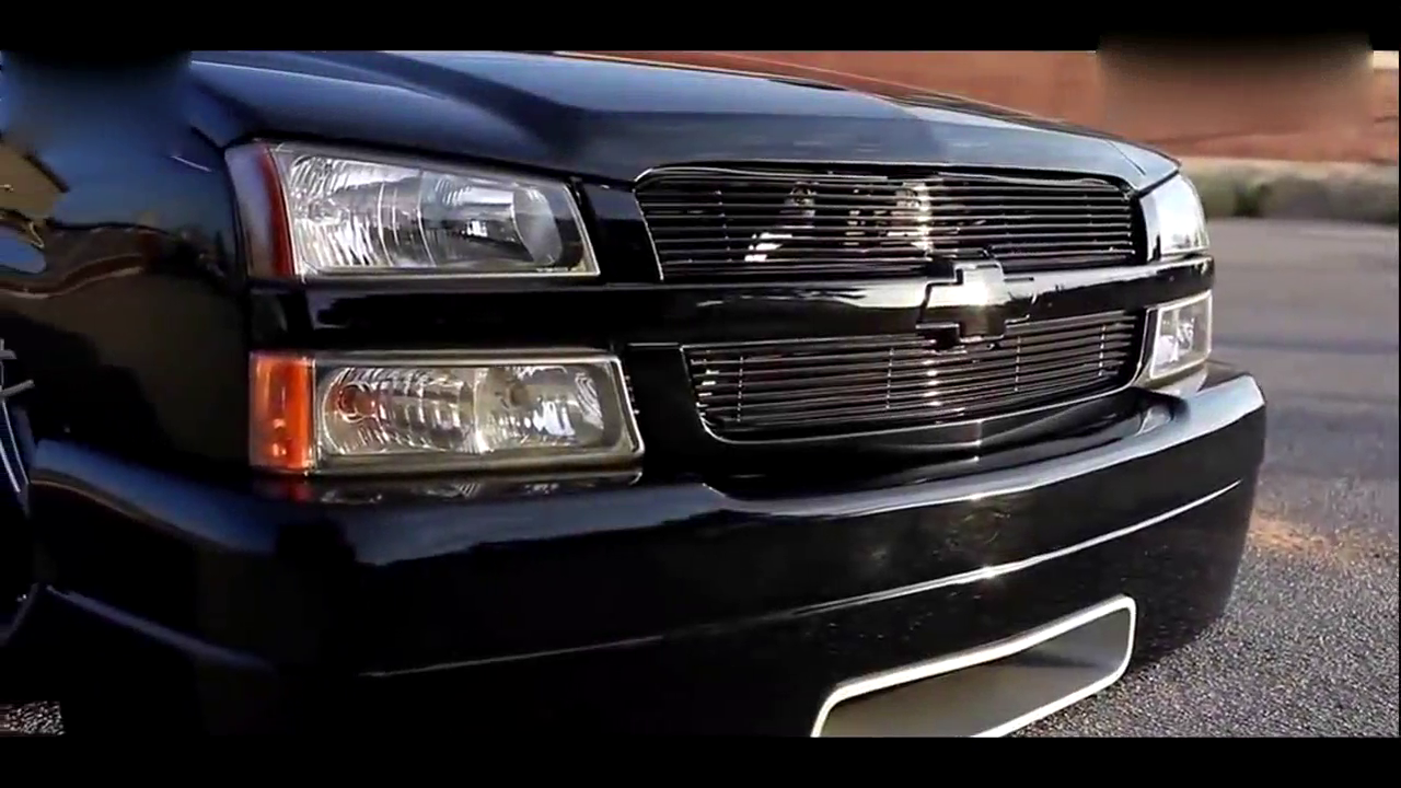 这辆改装车上路太拉风 一路火花带闪电