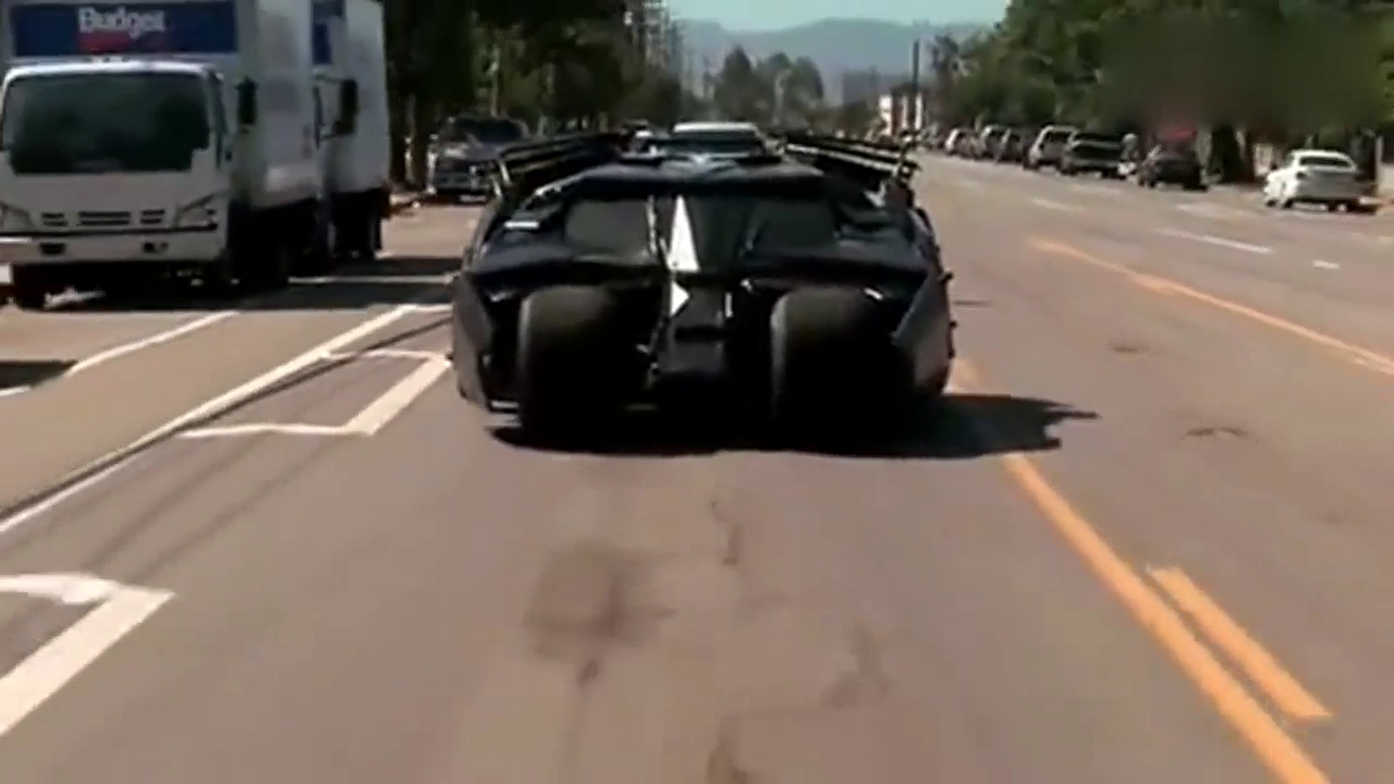 这辆改装车开出去，绝对会是最牛的那个！太帅气了！