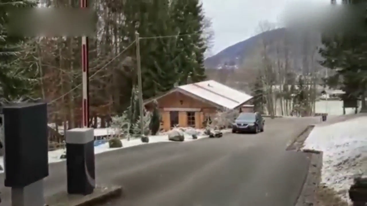 跑车都是怎么过收费站的，五秒钟后才是神奇的开始