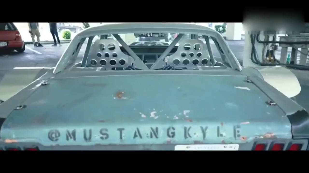 牛人改装超低趴跑车，这是一匹矮马