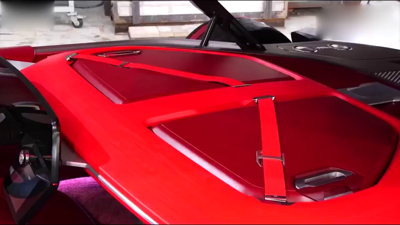 土豪买的跑车刚到货，打开车门后当场懵了！