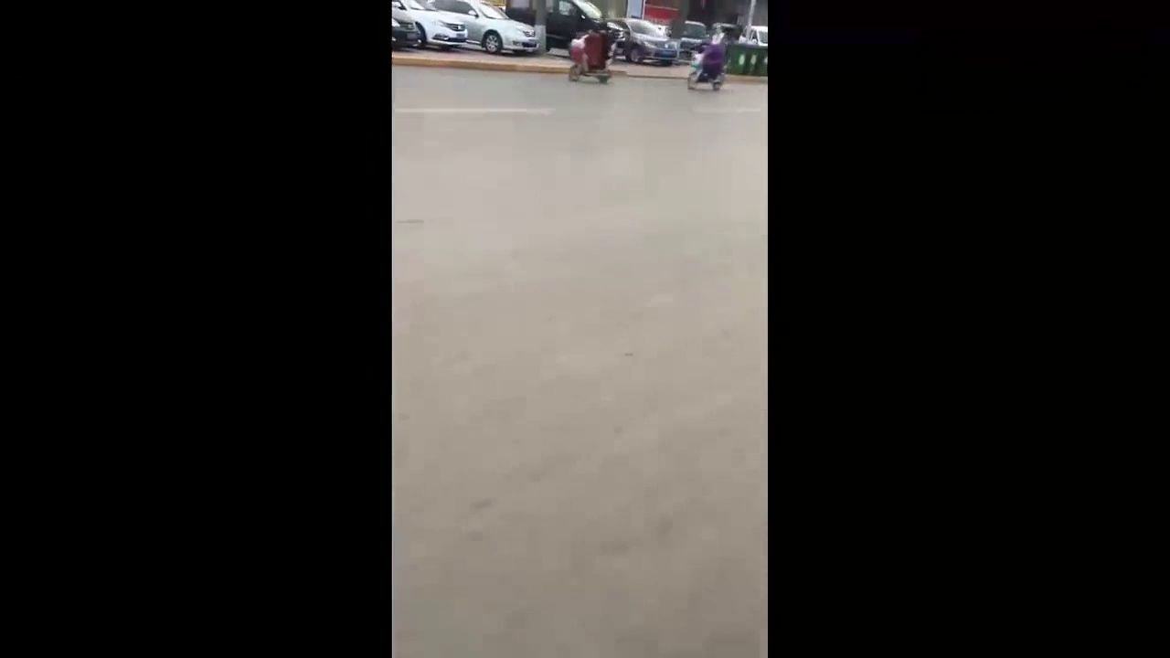 这应该是电动车的最高配置吧？大屏导航都有了！