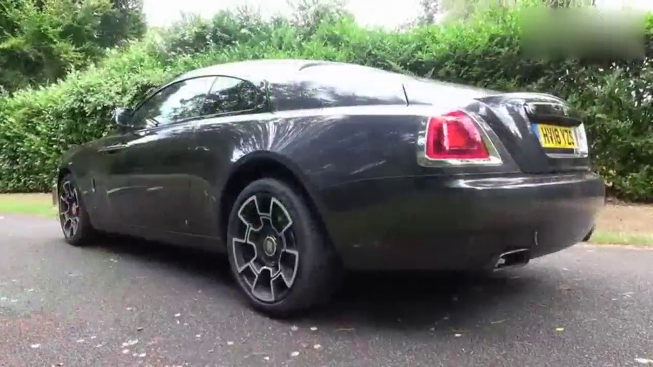 550万的劳斯莱斯跑车，按下钥匙，才知道什么叫做霸气！