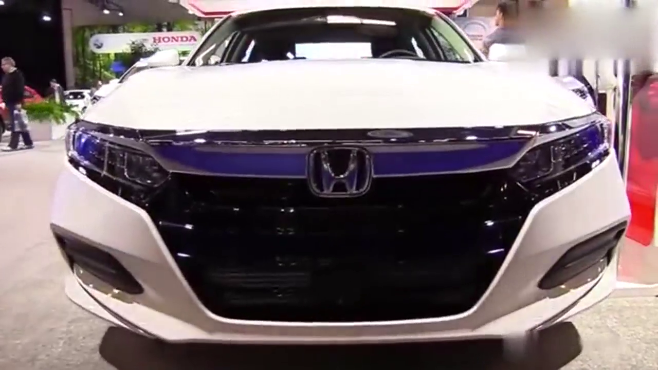 车展实拍2018款本田雅阁细节，满身黑科技，土豪们喜欢这台车吗