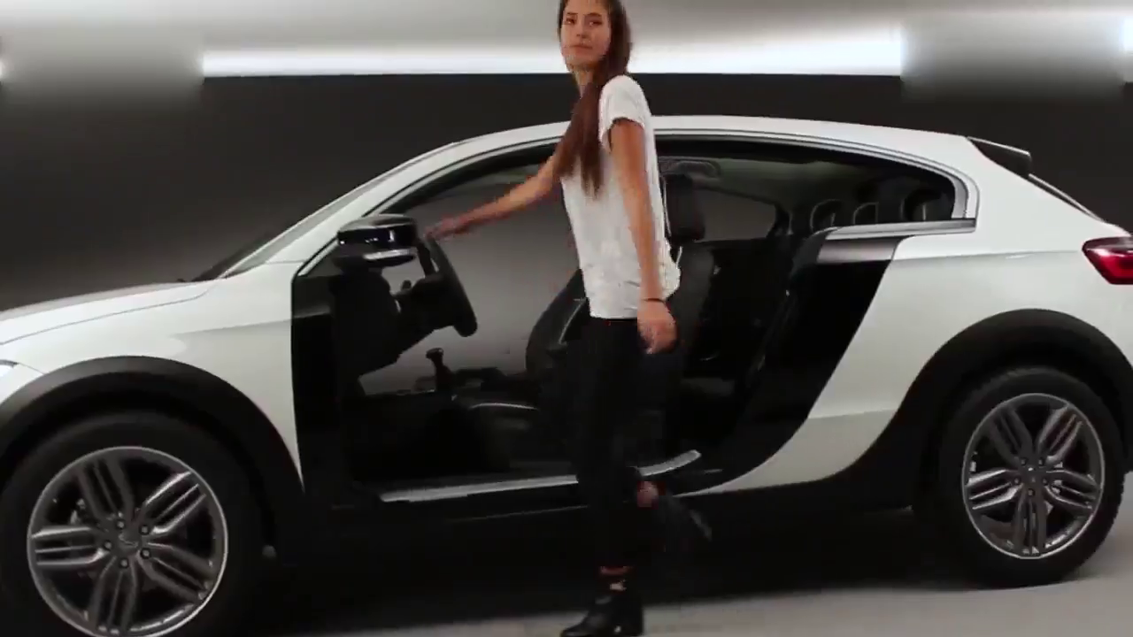 观致5终于想通了，上市不久爆降35000，配置远超合资车！