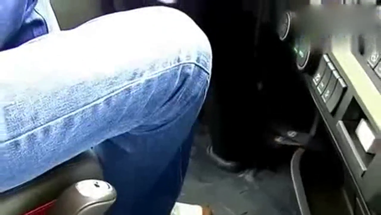 如果没有这个视频，你不会知道这些卡车的刹车技术究竟有多牛！