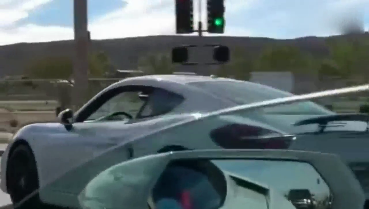 超震撼，头一次见这么好看的跑车！