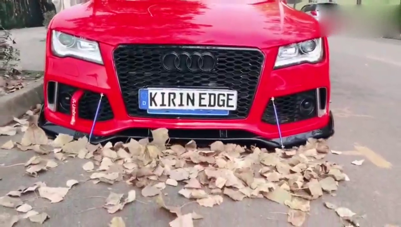 见过底盘低到可以扫地的跑车吗？