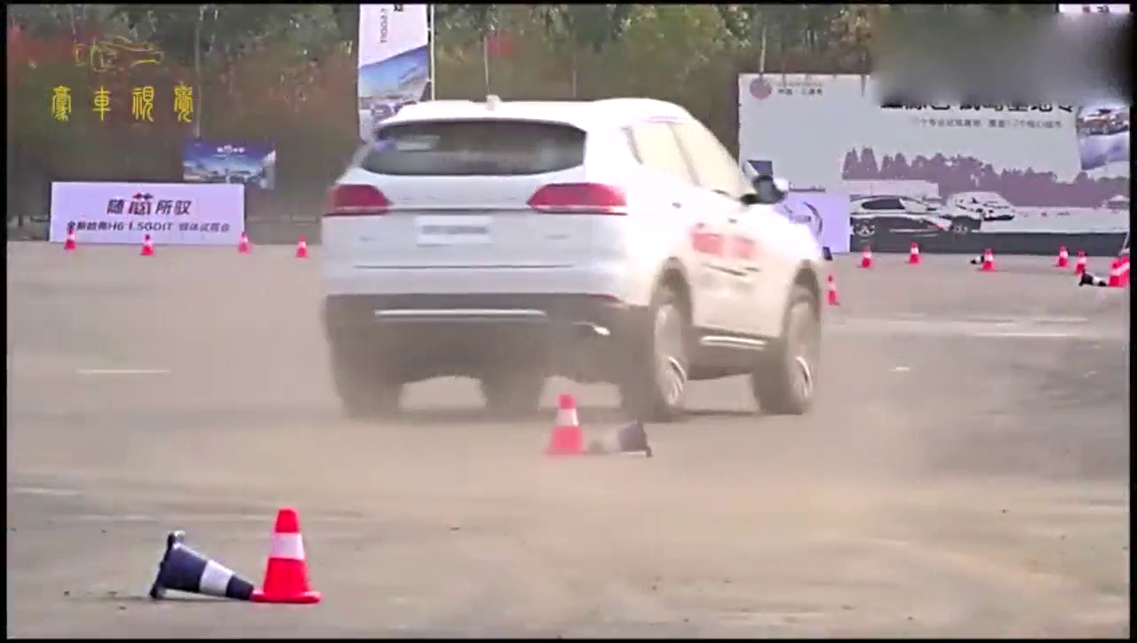 合资车真的要让路了，这车大灯比奥迪还漂亮，2