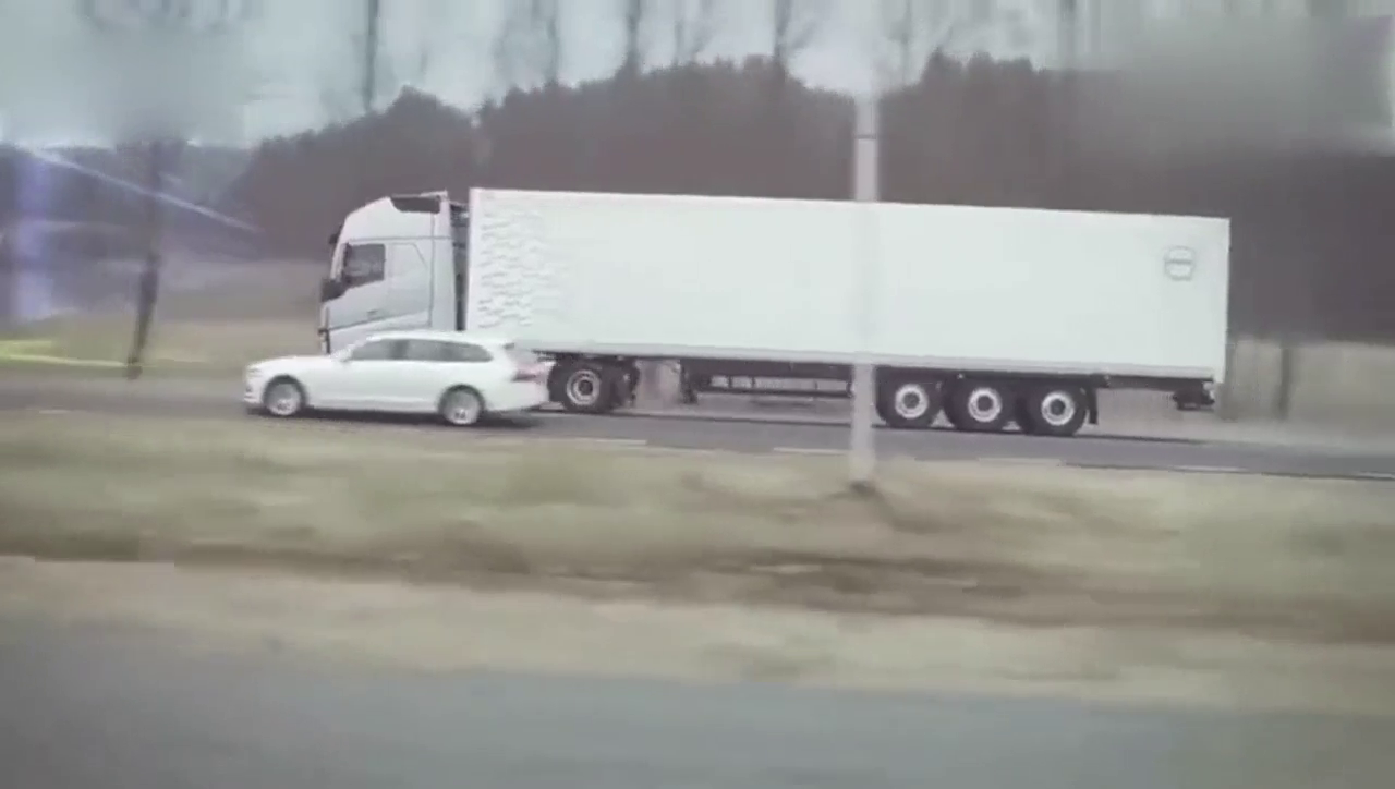 最安全果然是名不虚传的，丝毫不输奔驰卡车！