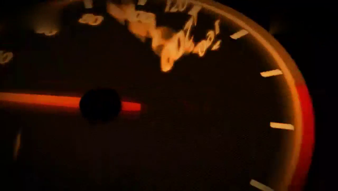 开奔驰跑车的女司机！ 打开车门那霸气的一面我都惊呆了！