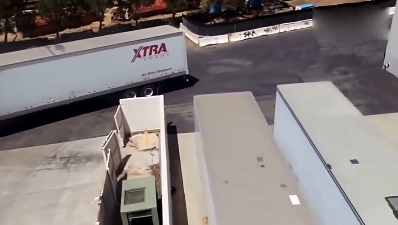 卡车司机神级的倒车技术