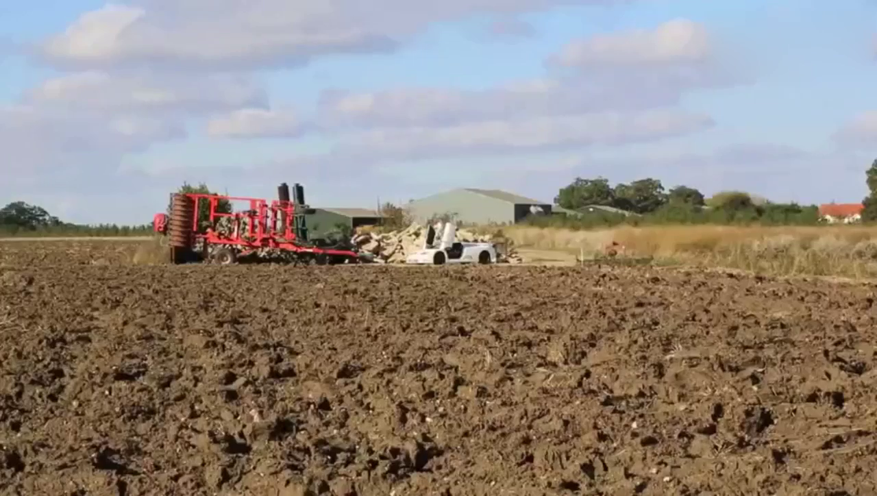 400万的布加迪跑车，一脚油门踩到底，才知道什么叫做超级跑车!