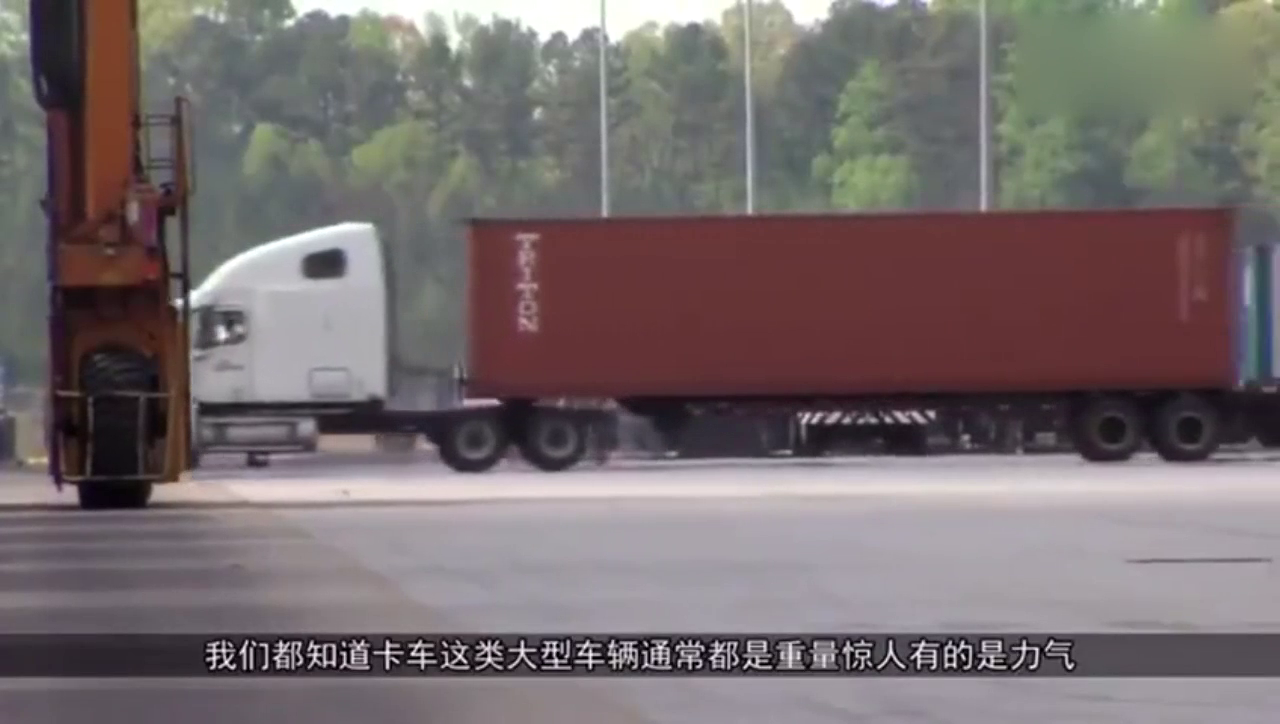 沃尔沃世界最快卡车,时速216公里,与赛车比那个快