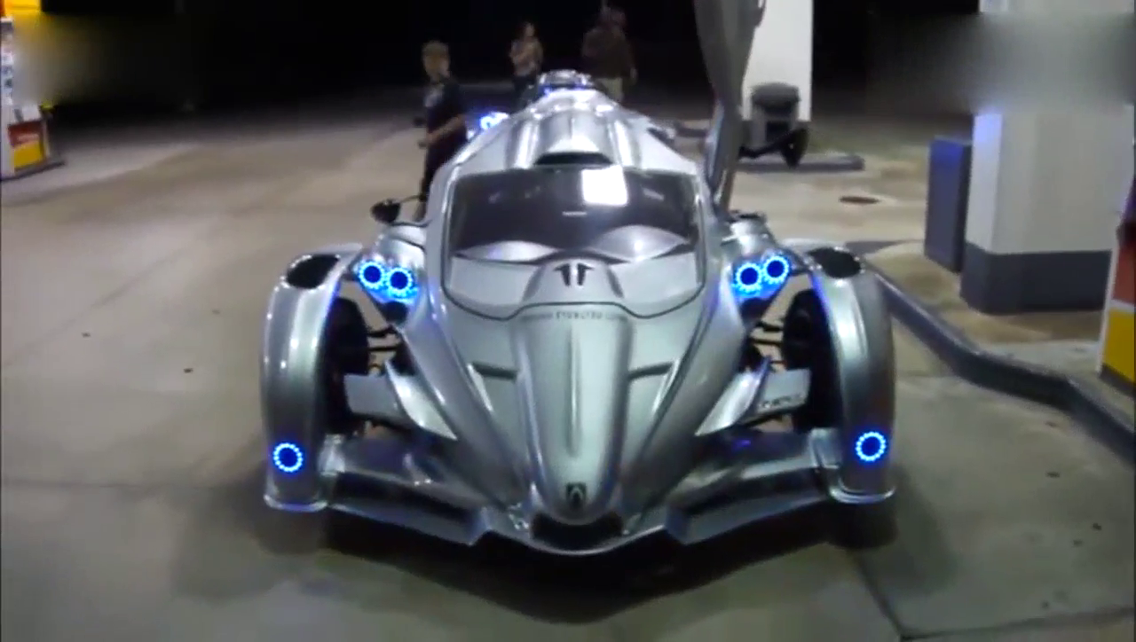 难道这不是所有男人做梦都想拥有的跑车，太炫酷