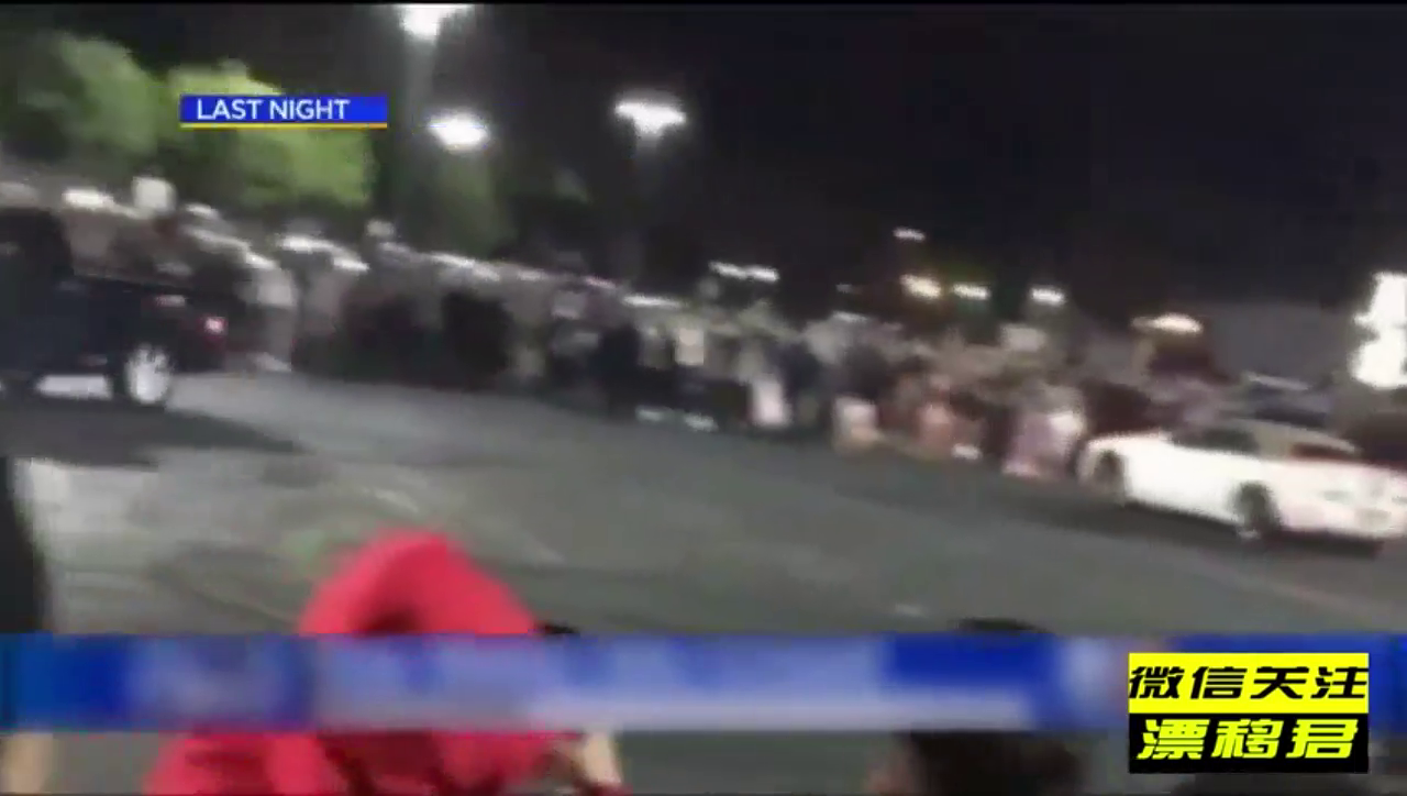 野马跑车漂移失误撞向人群，引起公愤遭群殴！，