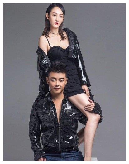 国乒王皓，娇妻是舞蹈演员，因穿着太薄太透，终尝王皓“霸气”