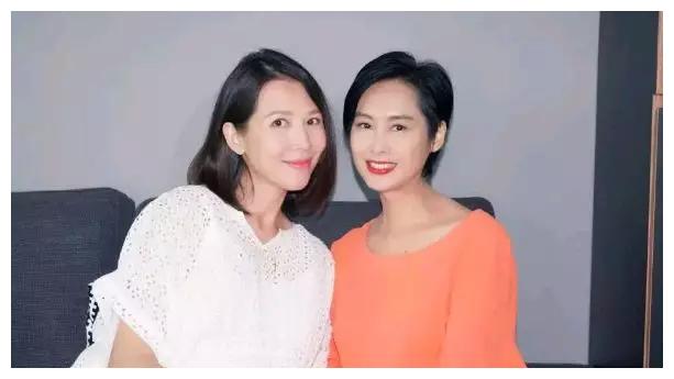 一反常态的蔡少芬,深夜发文自曝不安,产后抑郁还是担心疫情?