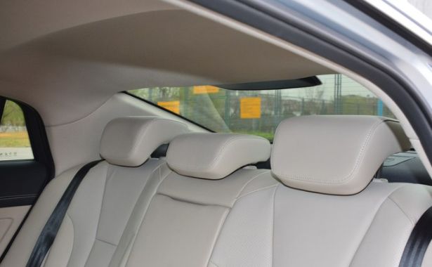 速递!新鲜的“红旗“资讯全在这，看我就够了