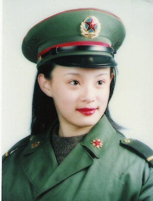 当过兵的女明星,孙俪刘涛上榜,最后一位的军衔