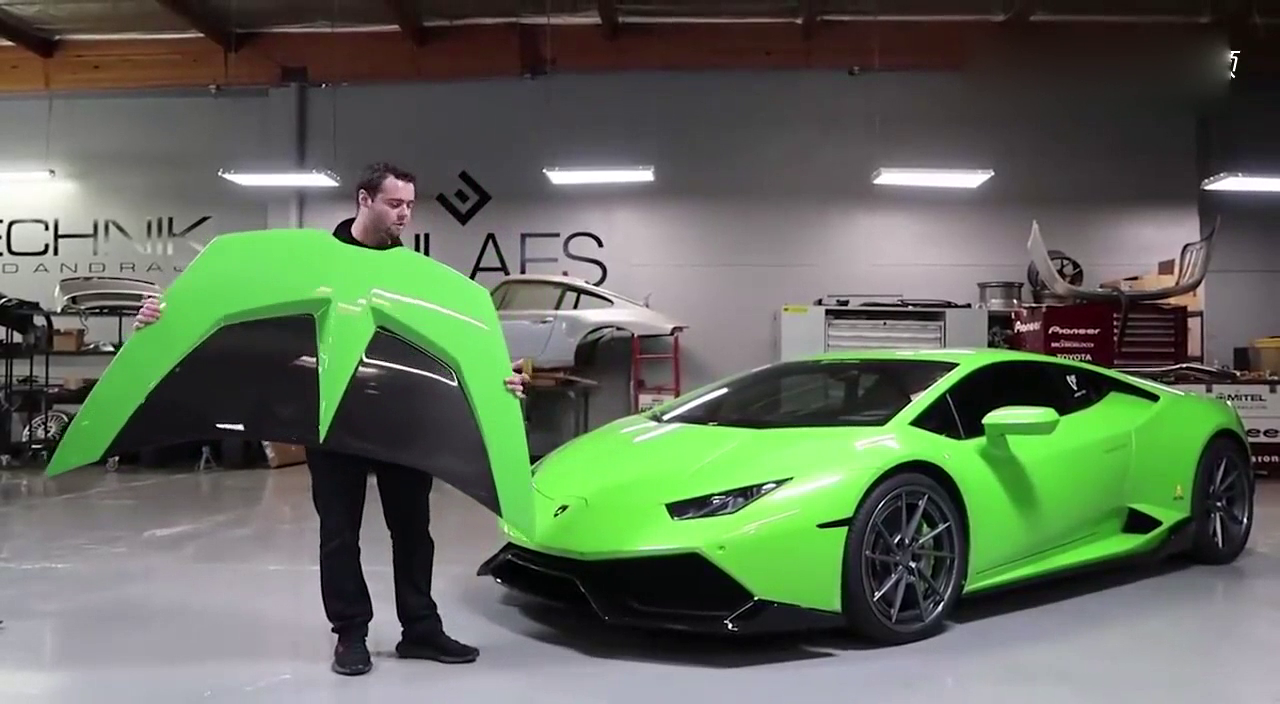 订制兰博基尼跑车送了一个配件，装上后霸气才刚刚开始！