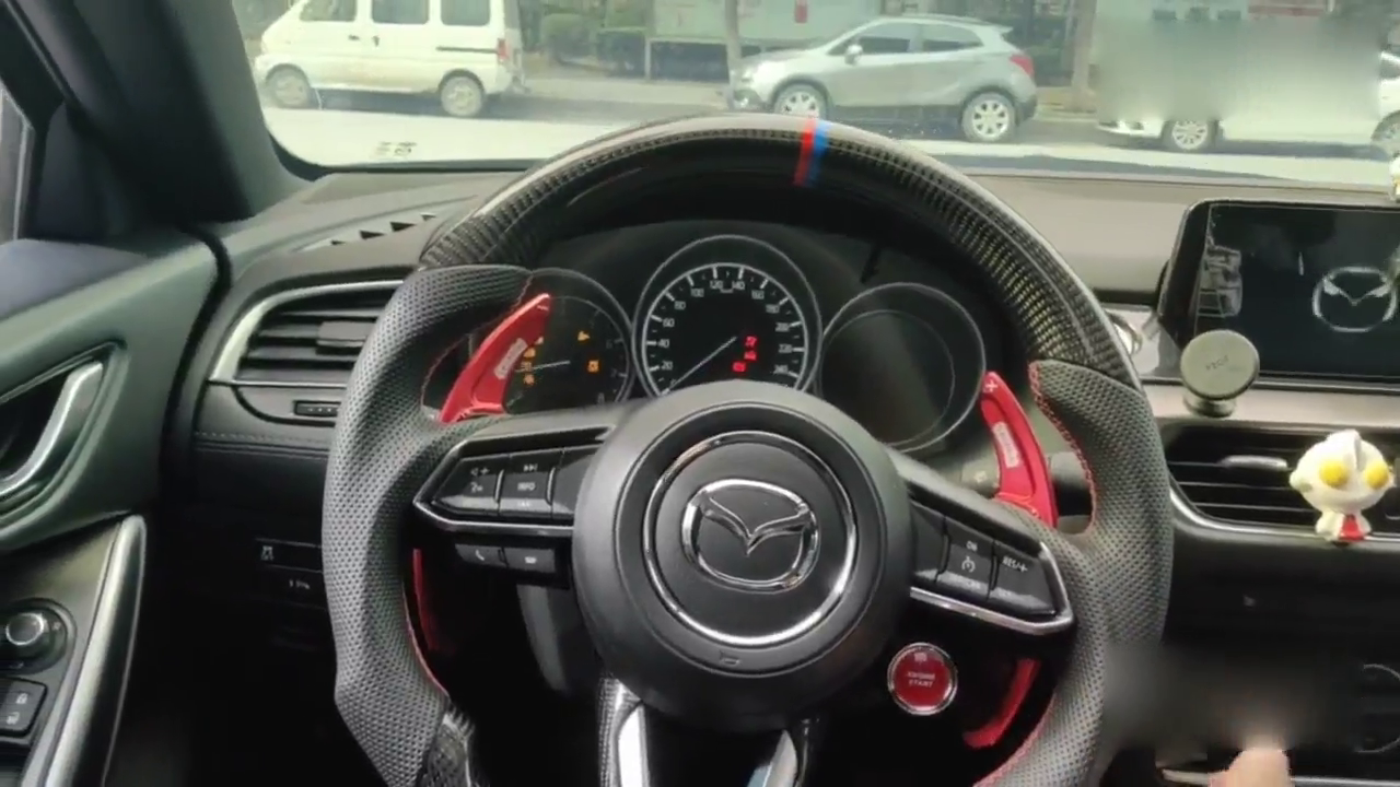 把马自达阿特兹开出跑车的样子