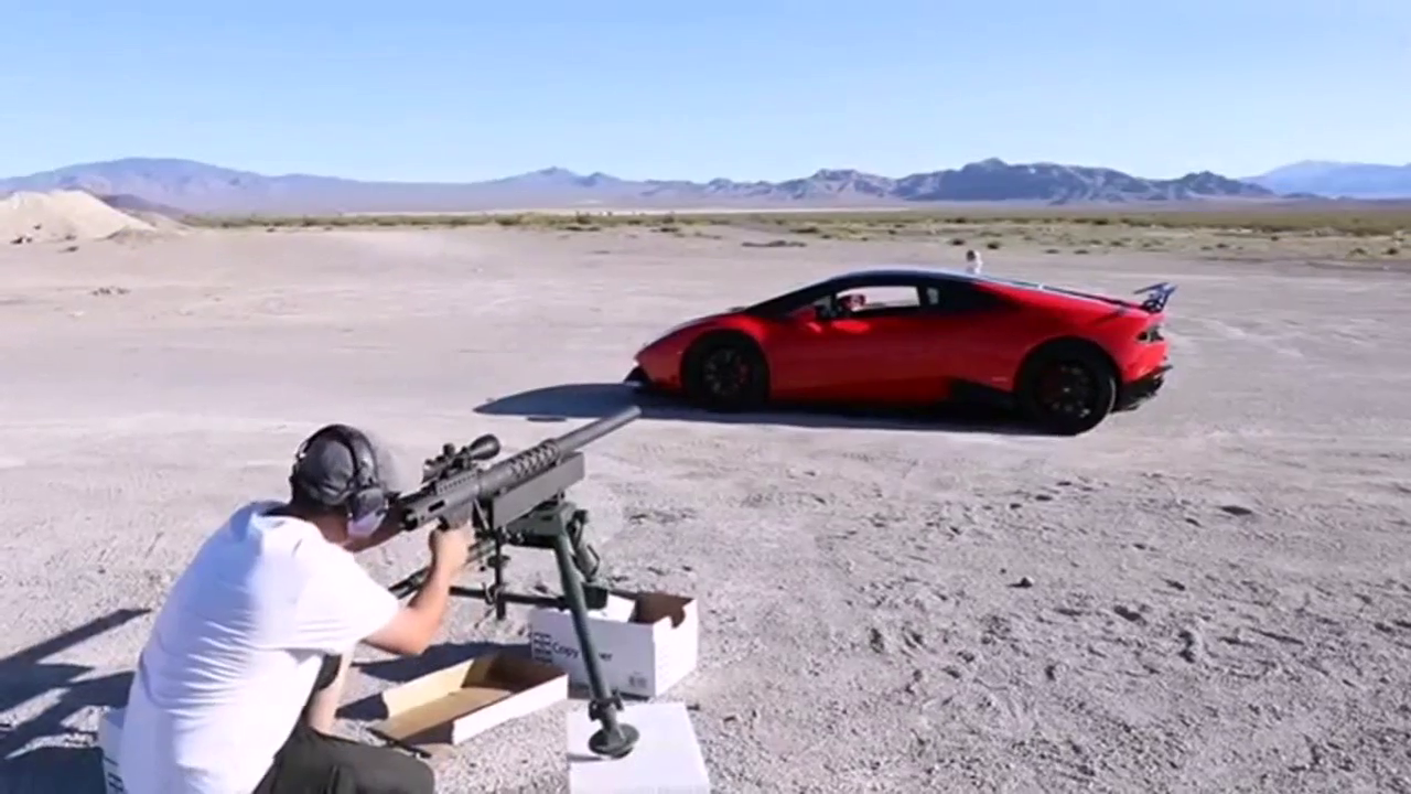 会玩，重狙拿跑车来耍