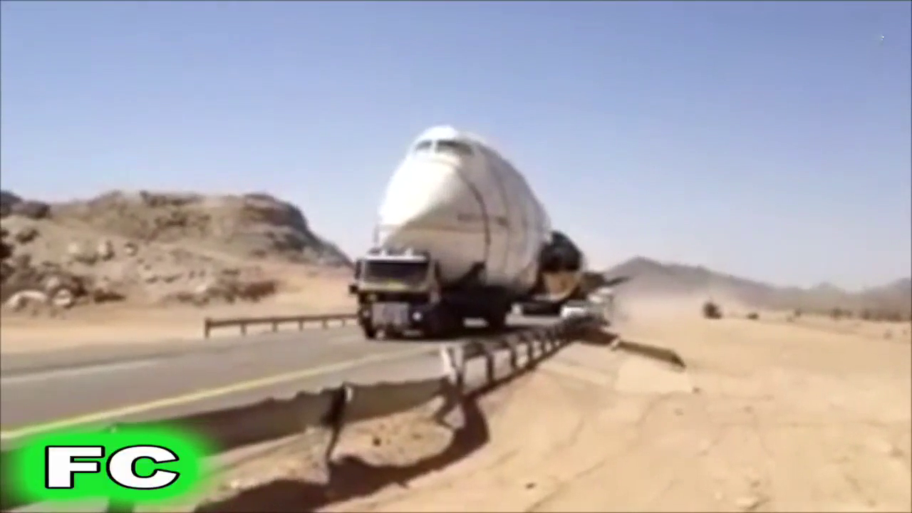 大卡车运输飞机 挖掘机老司机技能展示 重型货车强悍装载能力