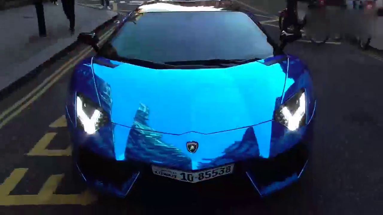 大牛的天下，伦敦街头拍摄超级跑车