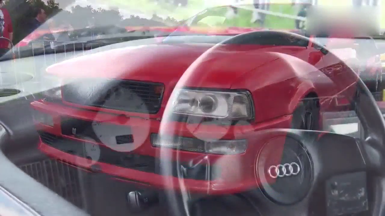 奥迪S2高性能跑车挑战直线赛道，看到狂甩保时捷才知道多厉害