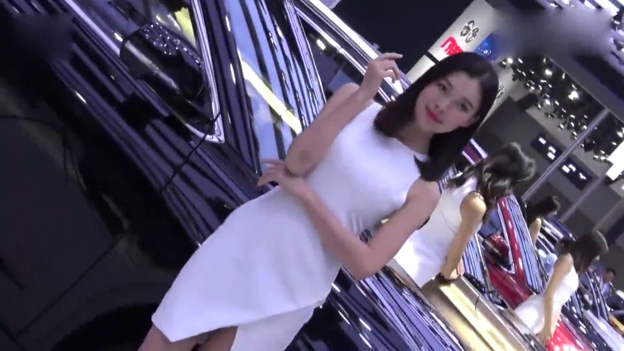 车展上的车模还是气质型的美女好看