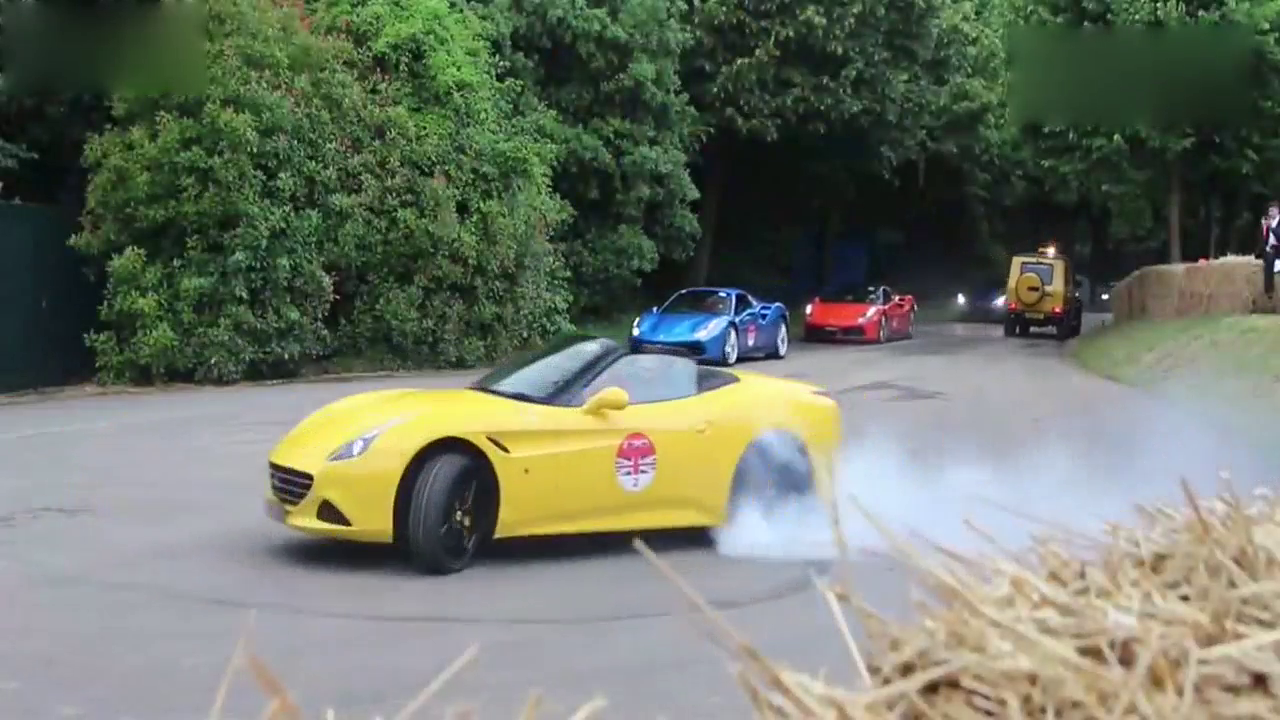 富二代瞎出来浪摆啥，跑车开着不费油？