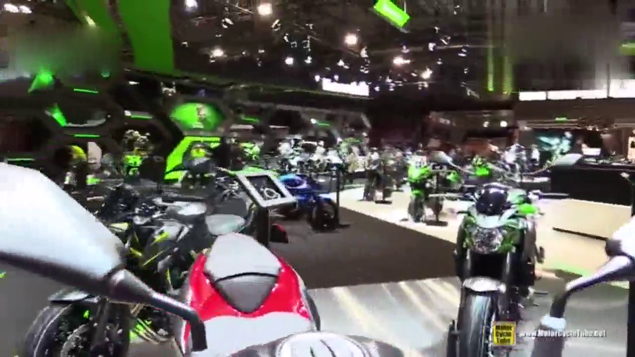 性价比秒杀同级宝马与本田！2019 川崎 Z400车展亮相