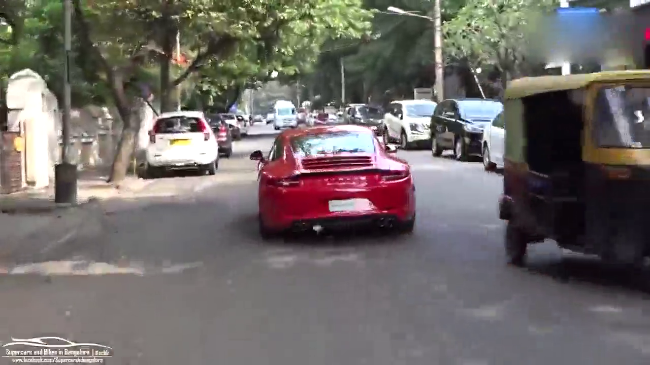 土豪真不少，印度街头拍摄超级跑车