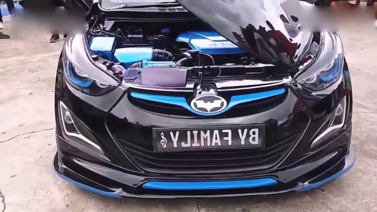 印度小哥再开挂，把现代领动改成加长跑车，车门一开霸气侧漏