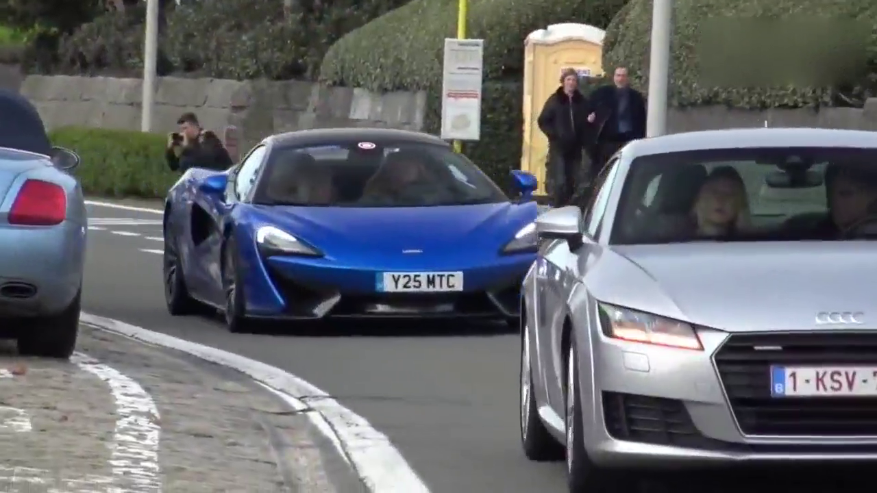伦敦街头价值256万迈凯伦跑车，3