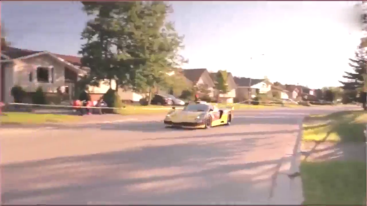 开法拉利跑车去上班，一脚油门踩下去，车主瞬间傻眼了！