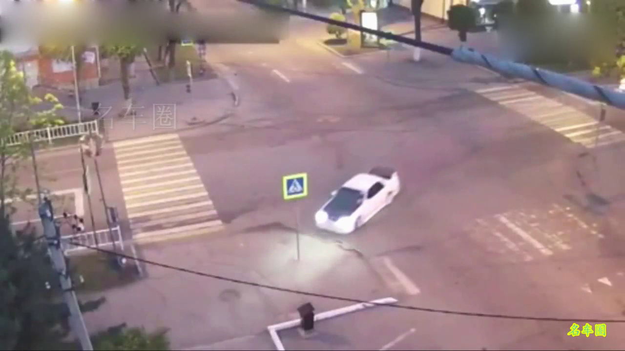 这车技也敢玩改装车？这下长记性了吧