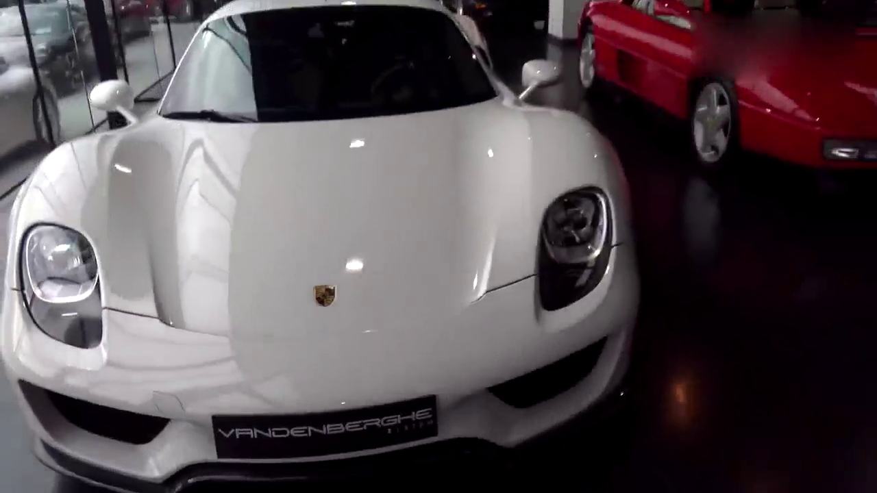 小哥为你直播看车展，放眼望去全是豪车跑车