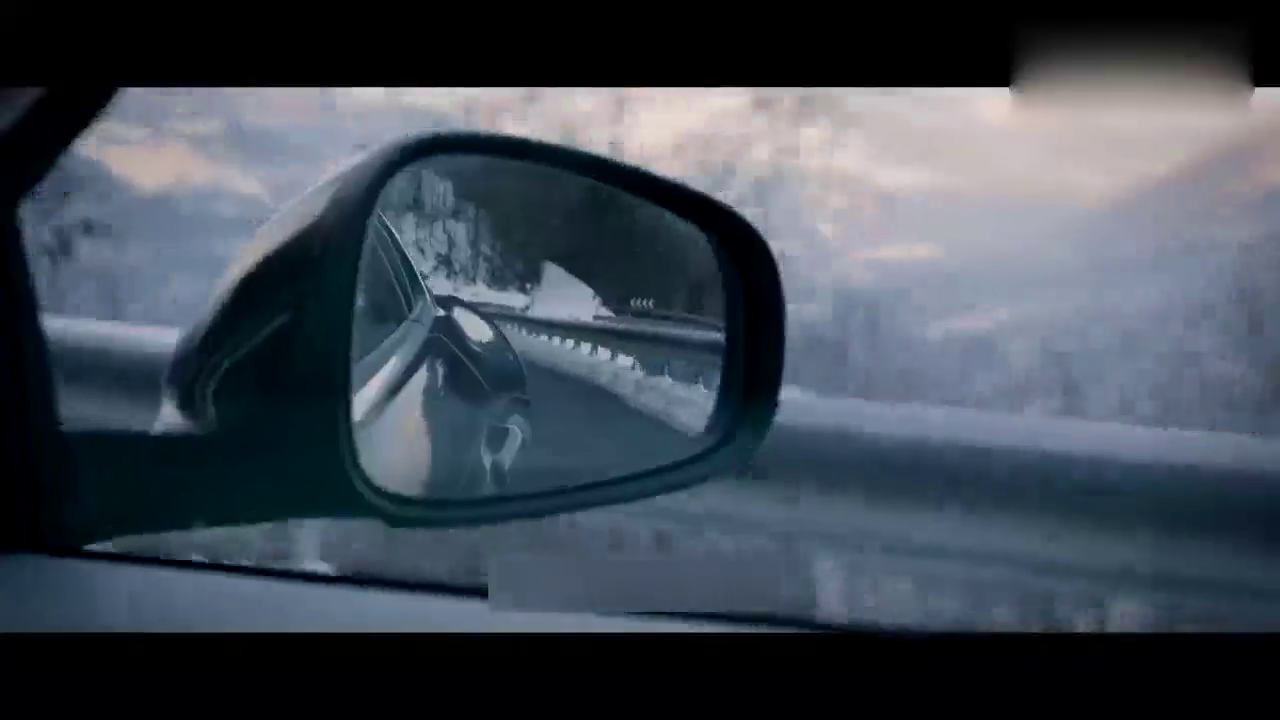 厉害了 带着妹子参加一个车展还得炫技