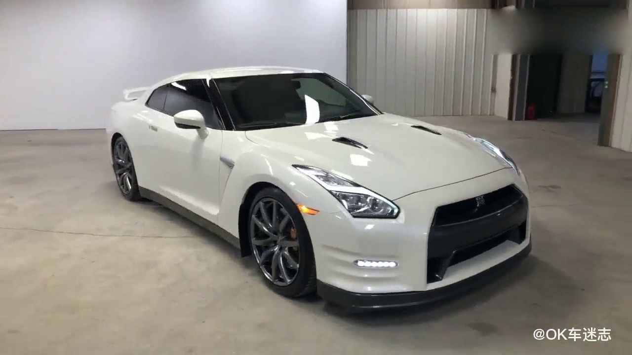 偶像级跑车，实拍日产GTR