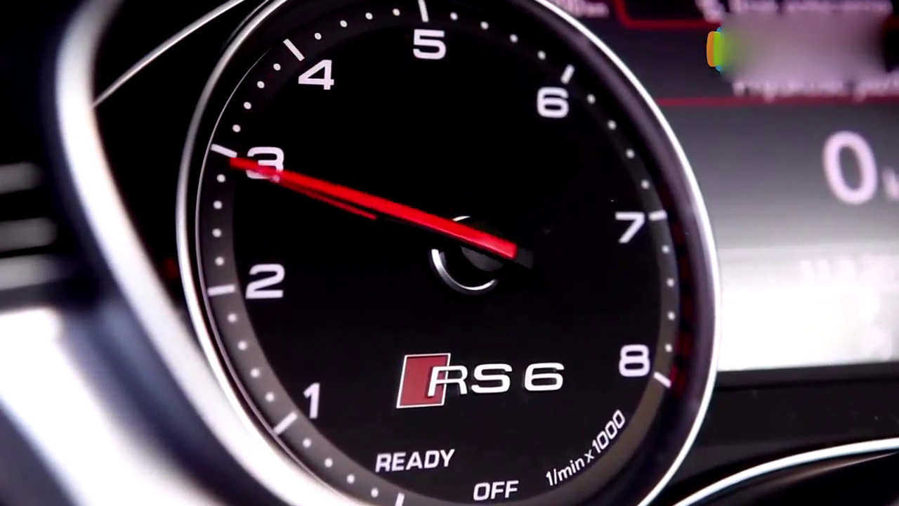 奥迪RS6弹射起步，地表最强旅行车可不是闹着玩的