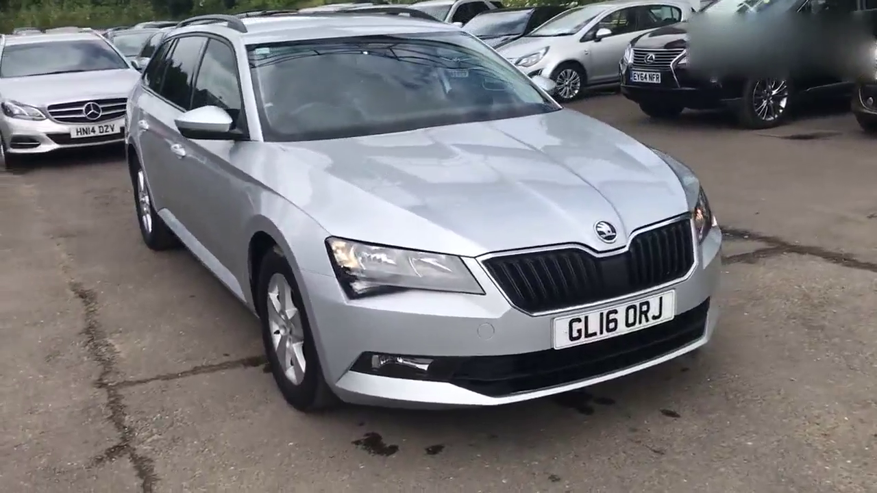 旅行版一样动感漂亮，实拍斯柯达速派旅行车