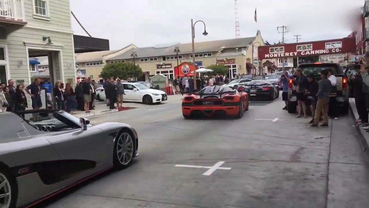 当科尼赛克组团来参加车展时，所有工作人员都紧张了起来！