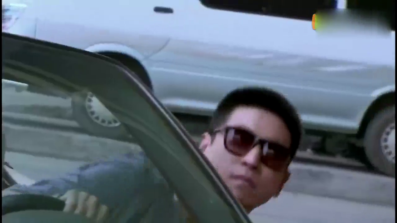 开着跑车去超市买几百斤猪肉，服务员一脸懵逼的表情！