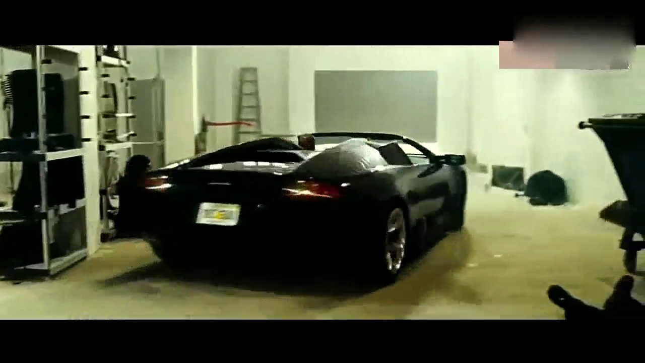 开跑车追飞机？这事只有杰森斯坦森干得出来，太炫酷了！