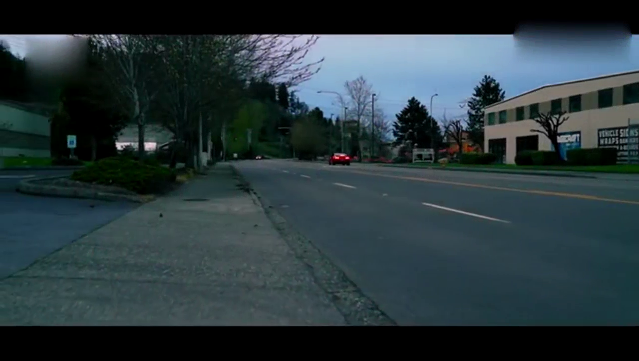 当你有了这两辆跑车, 看看这诱人的红色, 妹子们还会跑远吗