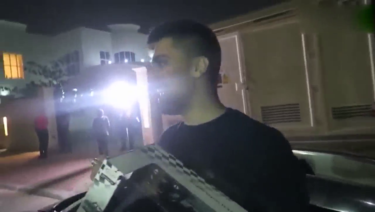 土豪过生日，朋友送一辆5000万超级跑车，打开以后土豪彻底傻眼了